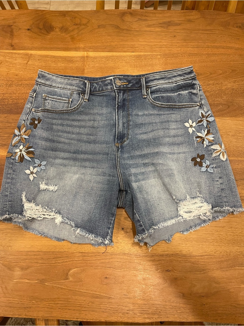 Driftwood Embroidered floral Distressed Denim Women’s Shorts - Light Blue